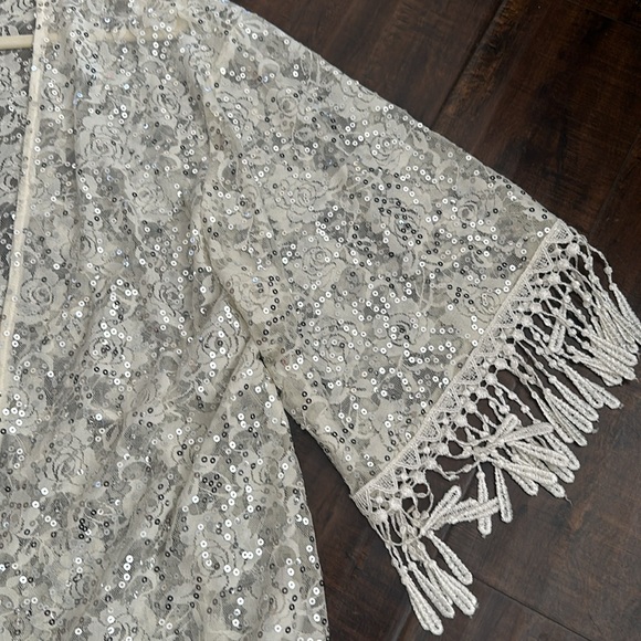 Sequin & Lace Kimono by Must Have Size L - Picture 3 of 4